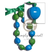 Kukui nut choker in