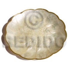 Capiz scallop shaped plate 7.5