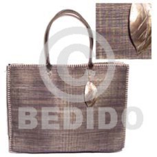 Raffia stitch bag dangling Raffia stitch bag dangling