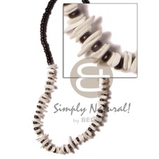 Black 4-5mm coco pokalet. Black 4-5mm coco pokalet.