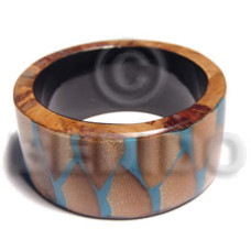 Laminated wooden bangle Laminated wooden bangle