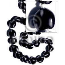 16 pcs. of kukui nuts 16 pcs. of kukui nuts