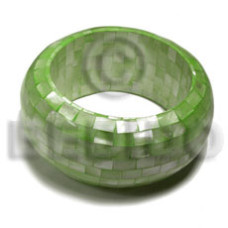 Chunky bangle orange hammershell Chunky bangle orange hammershell