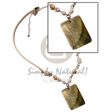 40mm rectangular blacklip pendant 40mm rectangular blacklip pendant