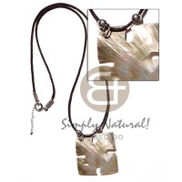 40mm blacklip puzzle on wax