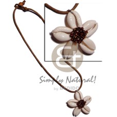 Cowrie sigay shell flower
