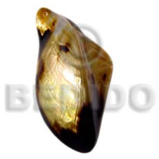 Brownlip natural shaped polished pendant Brownlip natural shaped polished pendant