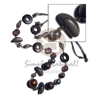 Asstd wood beads in ash