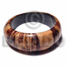 Laminated banana bark bangle Laminated banana bark bangle